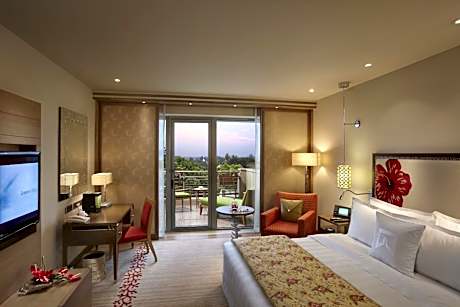 Towers Suite, Club level, 1 Bedroom Suite, 1 King, City View