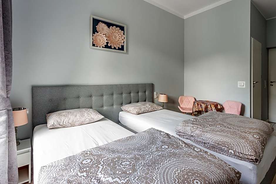 Babel Hostel, Dworzec PKP, Rynek