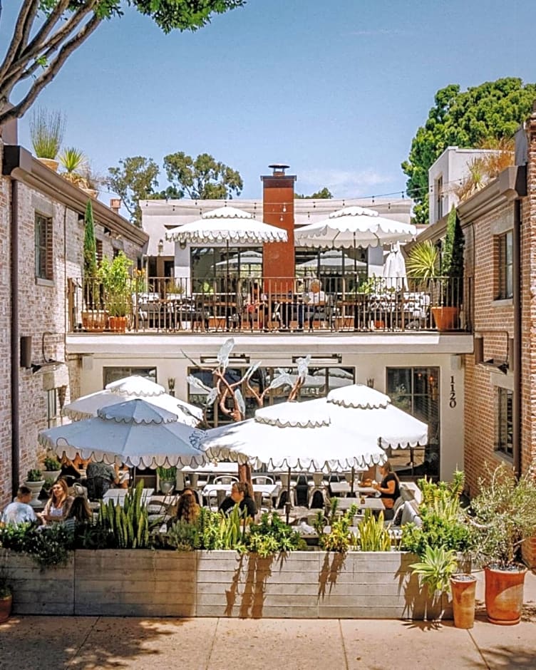 Granada Hotel & Bistro