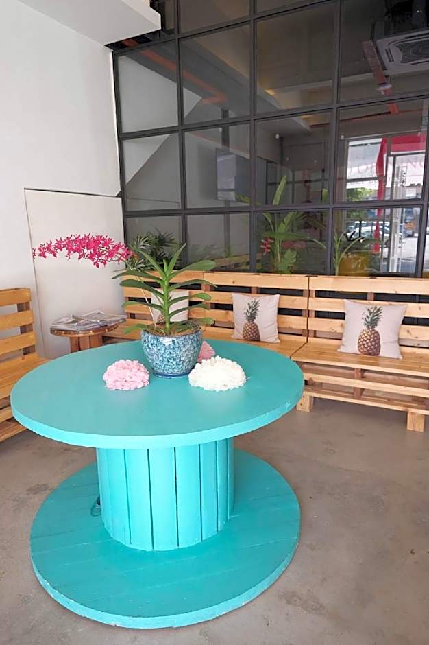 White Loft Hotel