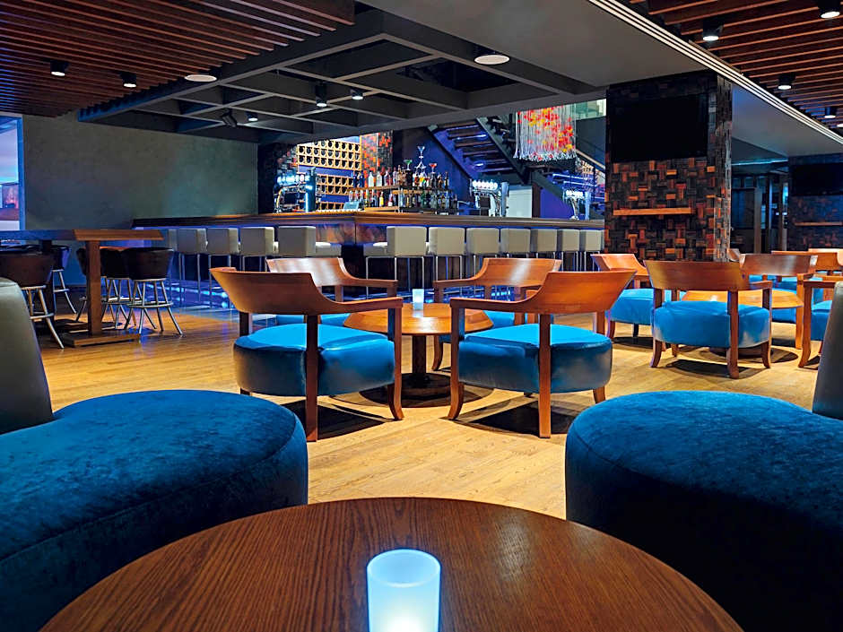 Movenpick Hotel Jumeirah Lakes Towers