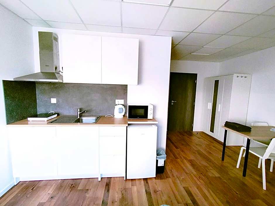 Dimael Hostel & Apartments