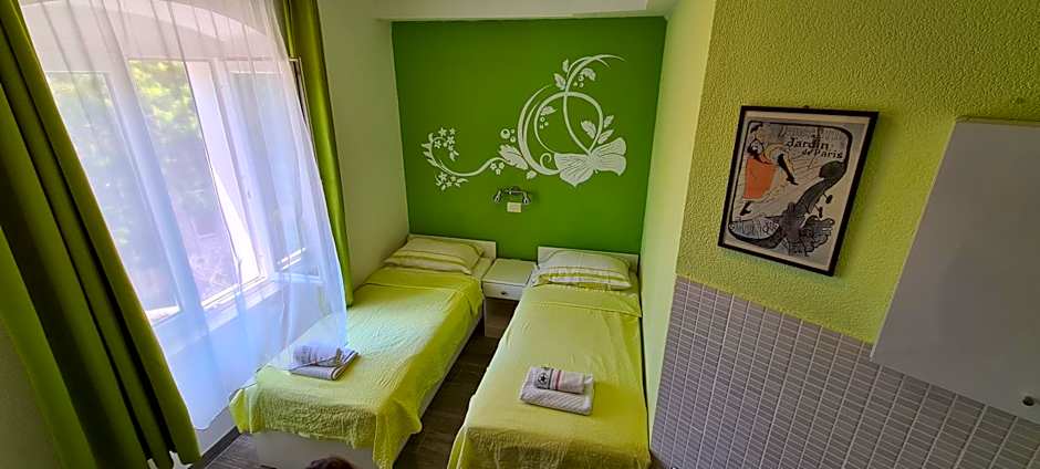 Nirvana Rooms & Apartments