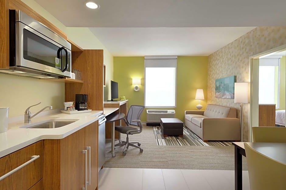 Home2 Suites by Hilton Minneapolis / Roseville, MN