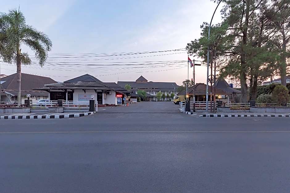 Urbanview Hotel Crown Tasikmalaya by RedDoorz