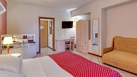 Queen Room with Spa Bath