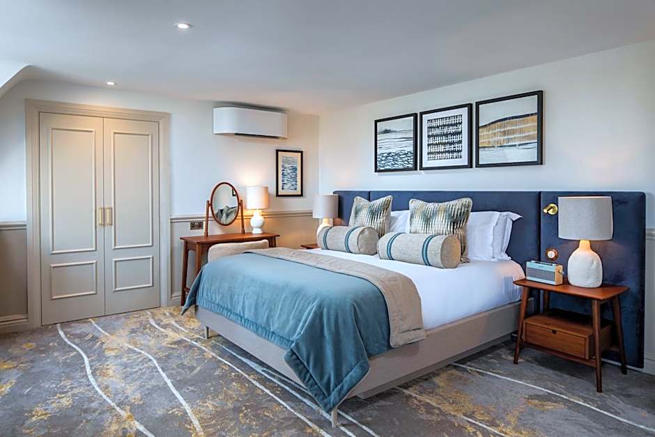 The White Horses by Everly Hotels Collection