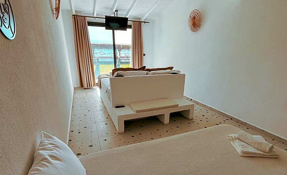 Thanos Hotel