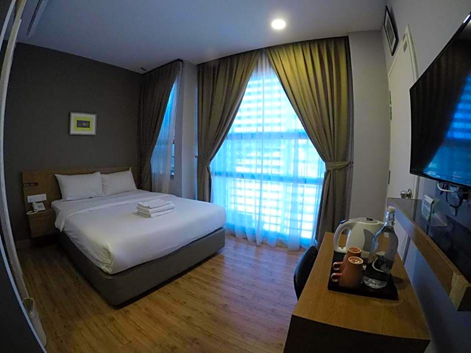 Golden Leaf Boutique Hotel Nusa Idaman Formerly Known as Ariana Hotel