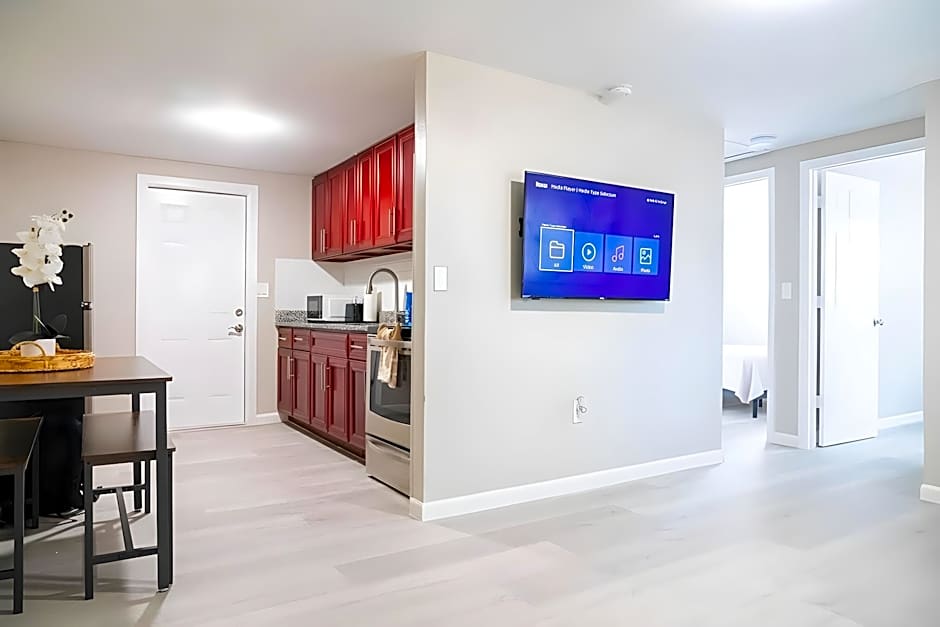 UNIVERSITY SERENITY SUITES