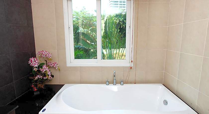 Hidden Palm Pool Villas