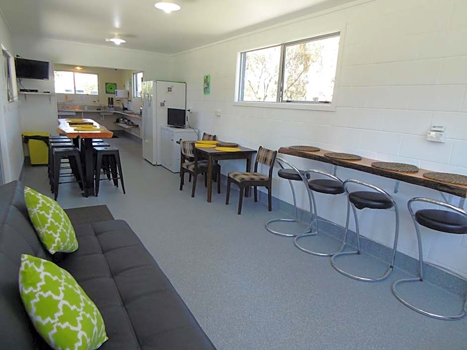 Glenavys Waitaki River Motor Camp