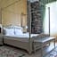 Hotel Regal 1880 - Boutique Hotel in Parcul Central Sinaia