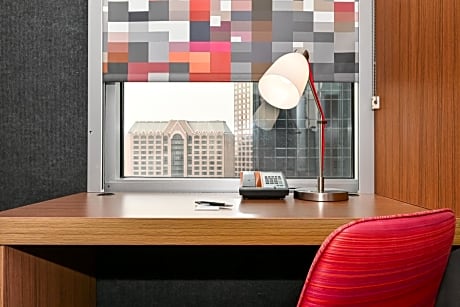 Aloft, Guest room, 2 Queen, EpiCentre view