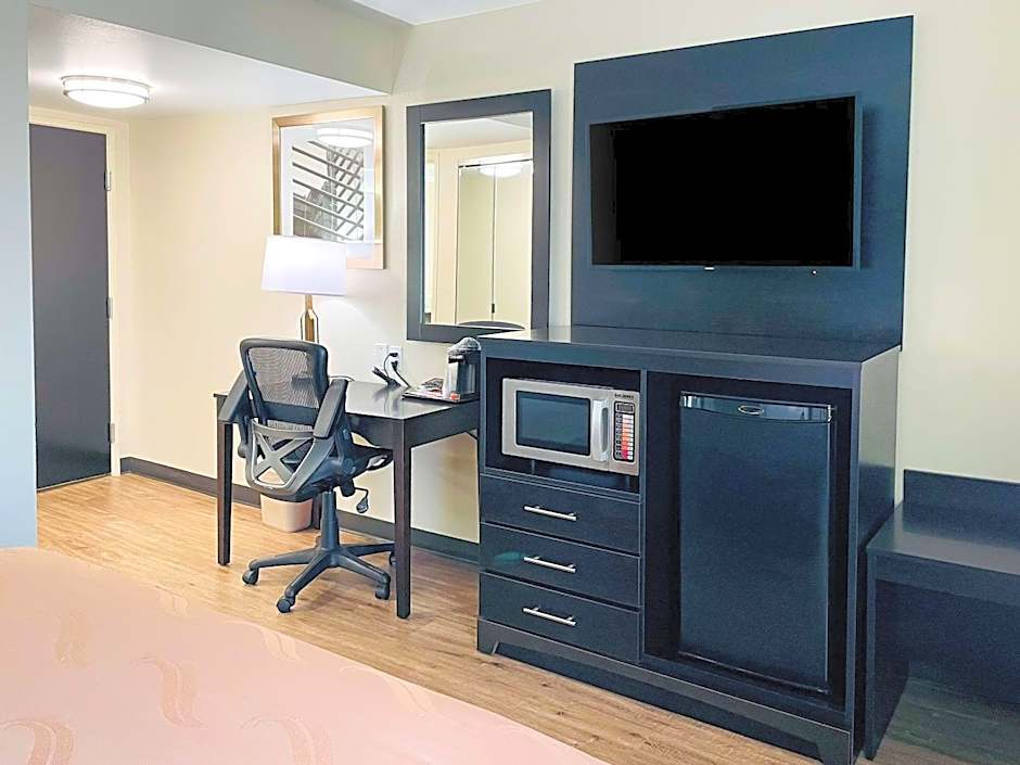 Quality Inn & Suites Lake Charles South