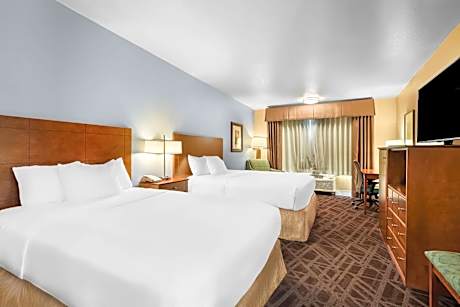 Double Room with Bathtub and Two Double Beds  - Disability Access/Non-Smoking