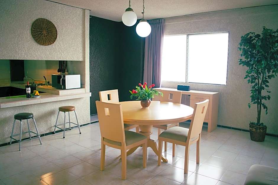 Suites del Sol Hotel & Apartments