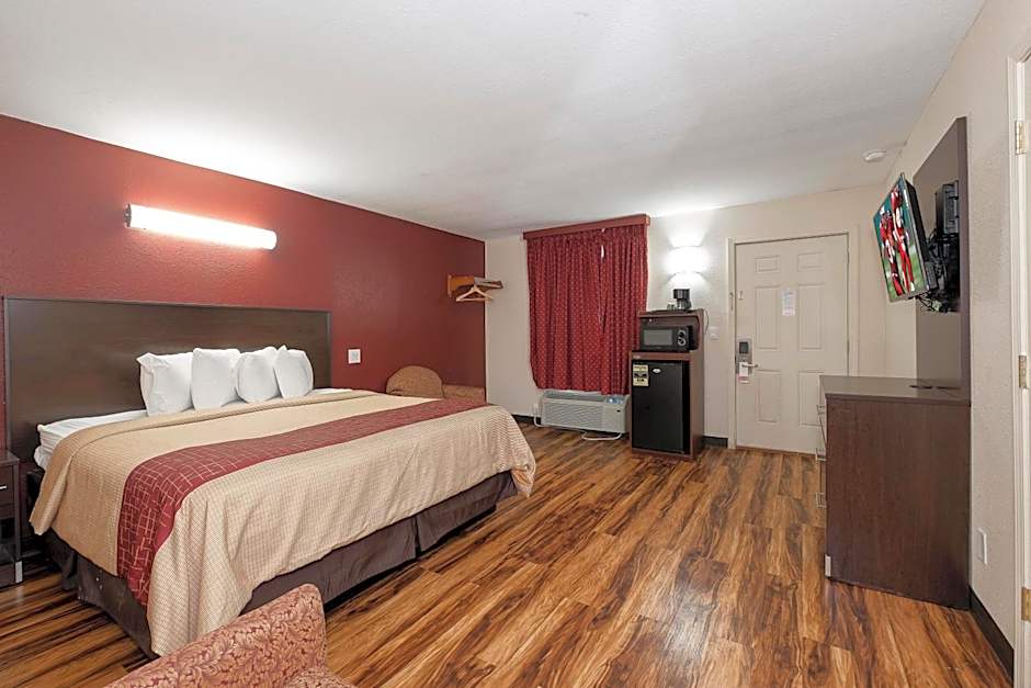 Red Roof Inn Starkville - University