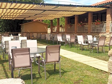 Apartment with Garden View