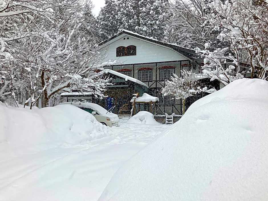 Kizuna Lodge & BBQ Centre