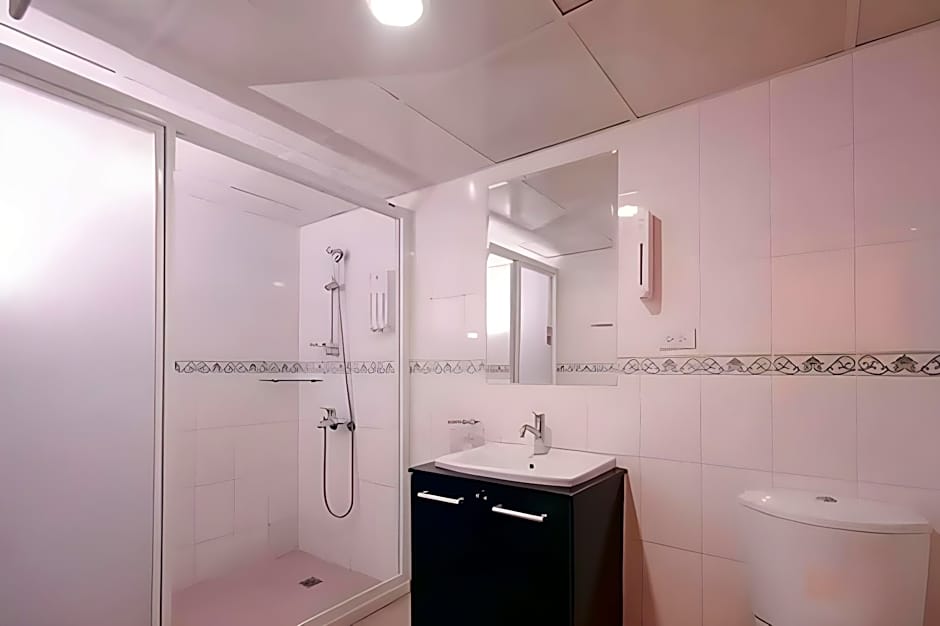 Kiwi Express Hotel - Kaohsiung Station