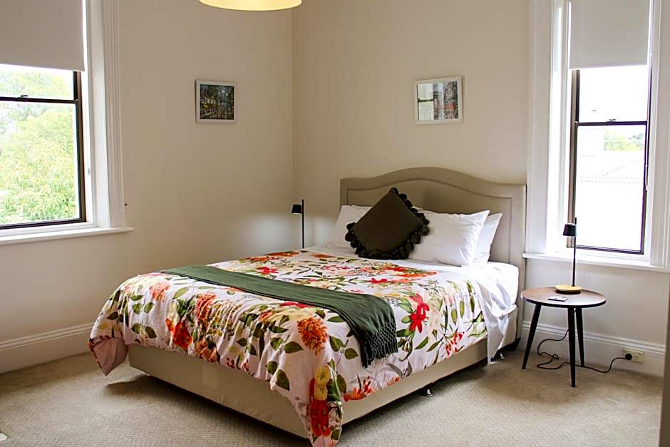 Photo 1 of 2 of Deluxe 1 Queen Bed Suite
