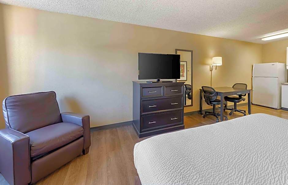 Extended Stay America Suites - Bakersfield - California Avenue