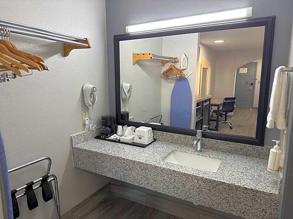 Americas Best Value Inn - Cabot