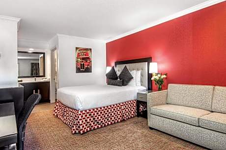 Queen Room - Non-Smoking