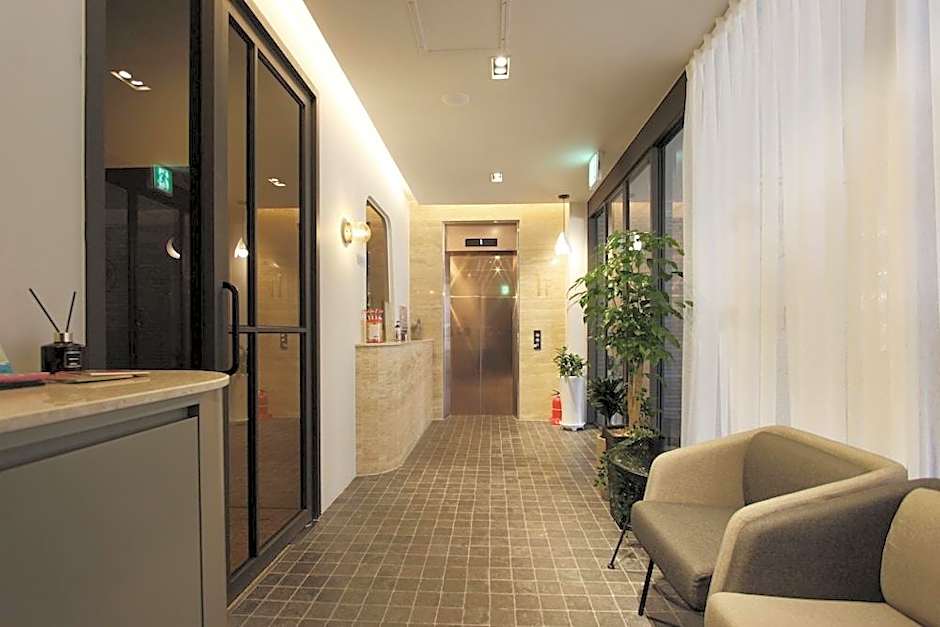 Gwangyang Seven Bricks Hotel