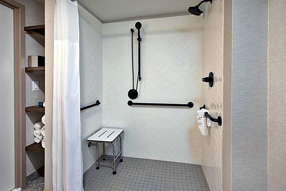 DoubleTree by Hilton Hotel Detroit - Novi