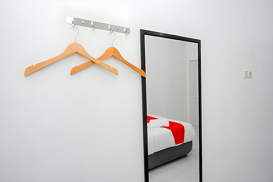 RedDoorz near Universitas Semarang 2