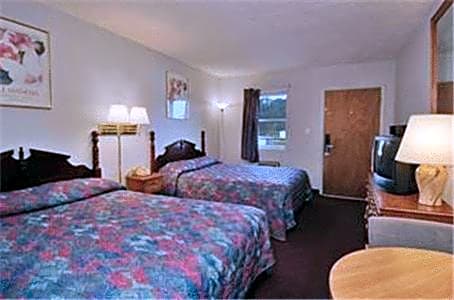 Queen Room with Two Queen Beds - Non-Smoking