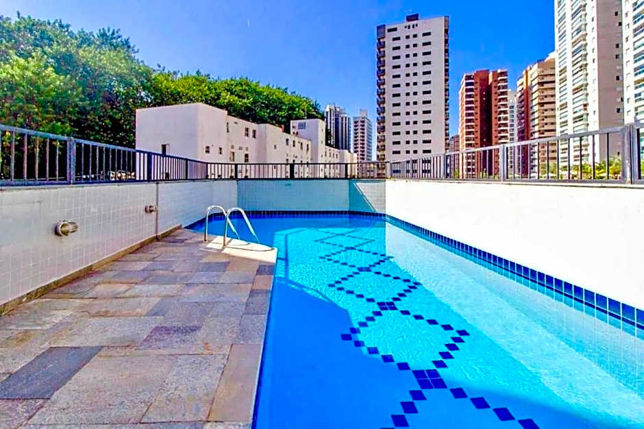 Apto com PISCINA 2 quadras da praia