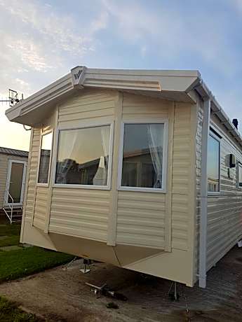 Meadow bay Hayling Island-Iona