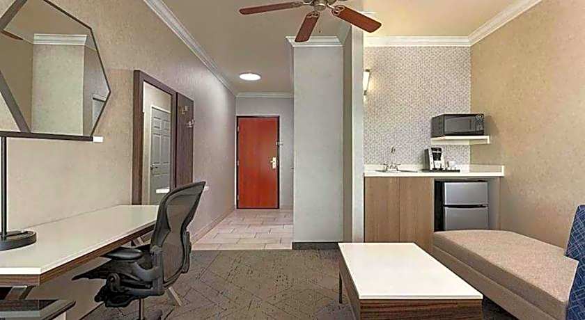 Holiday Inn Express Hotel & Suites Bakersfield Central By IHG