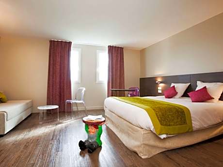 Standard Family Suite with One Double Bed and Sofa