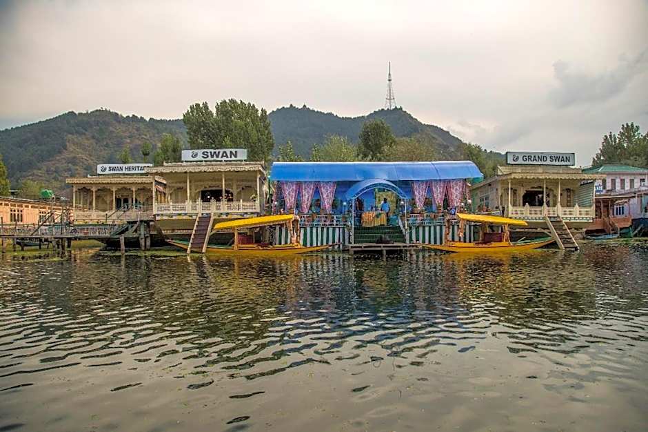 Swan Group of Houseboats, Golden Dal Lake
