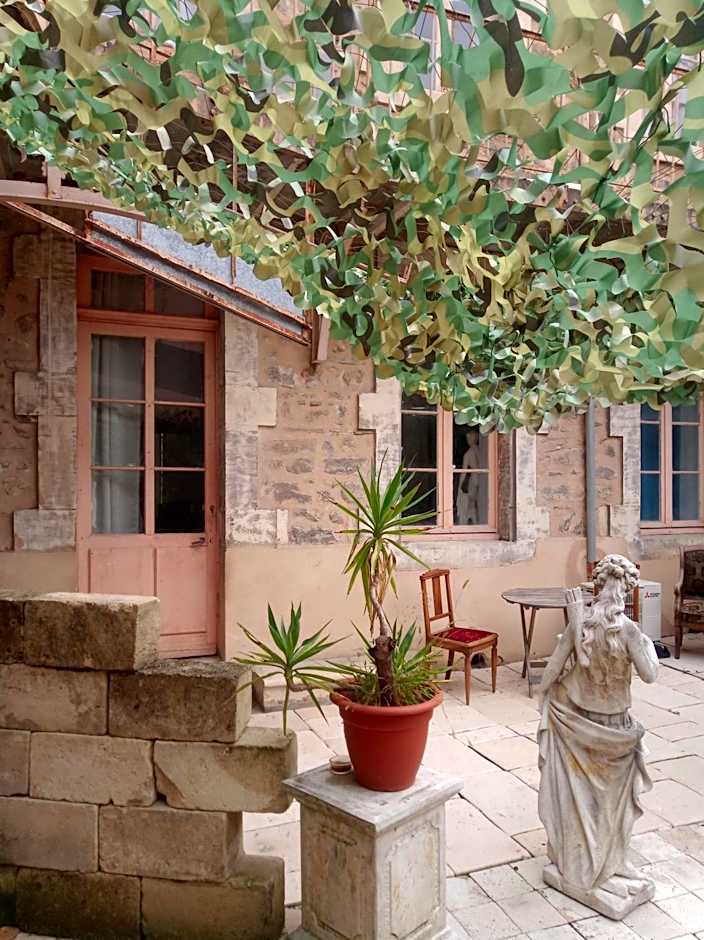 Le couvent des Capucines - Dortoir vélo Via Rhona - Les petites Féés