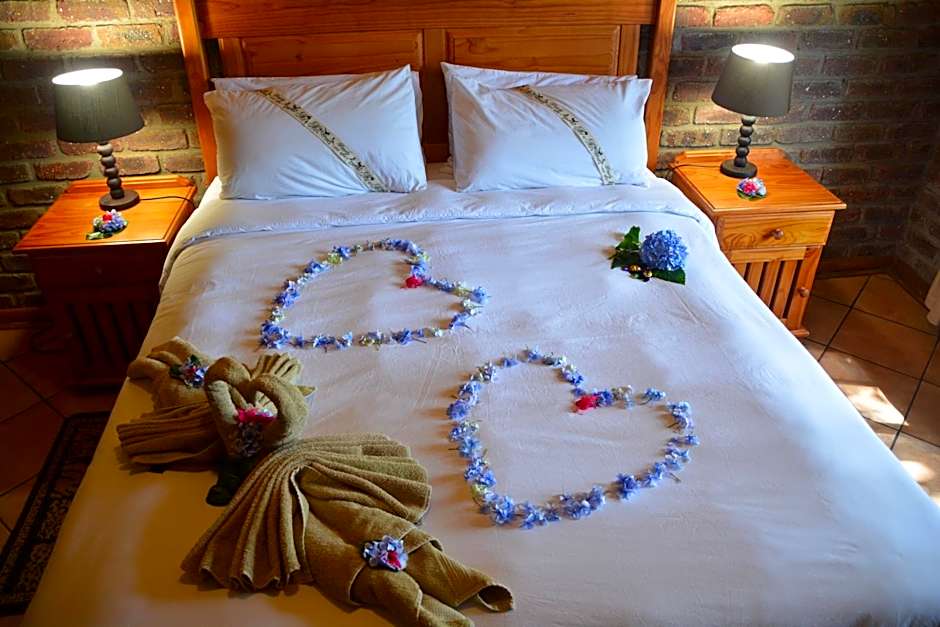 Thaba Tsweni Lodge & Safaris