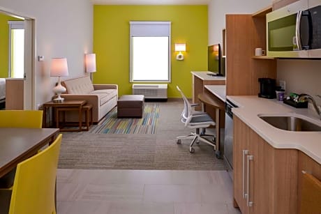 One-Bedroom King Suite - Non-Smoking