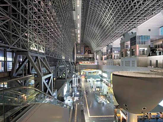 Miyu Tsuruno - 3-minute walk to the Shinshinjuku Station/max 8ppl