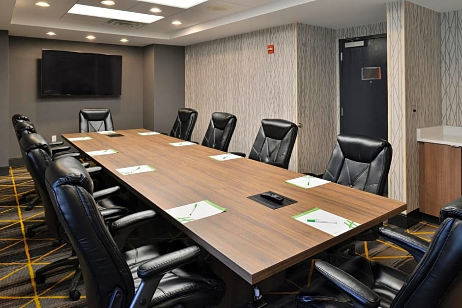 Holiday Inn Hotel & Suites Overland Park-Convention Center By IHG
