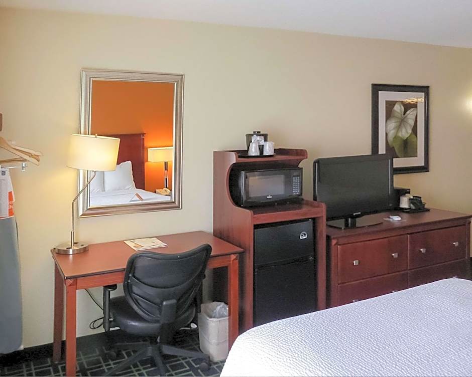 Quality Inn Pittsburgh Cranberry Township