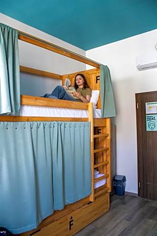 Mixed Dormitory Room (4 Beds) - Shared Bathroom