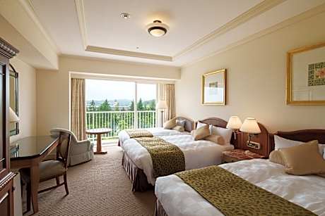 Deluxe View Bath Twin with Extrabed