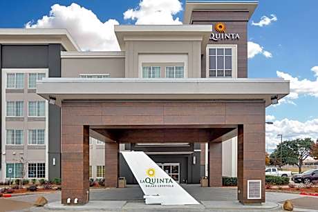 La Quinta Inn & Suites by Wyndham Dallas Love Field