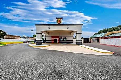 Super 8 by Wyndham Baton Rouge/I-10