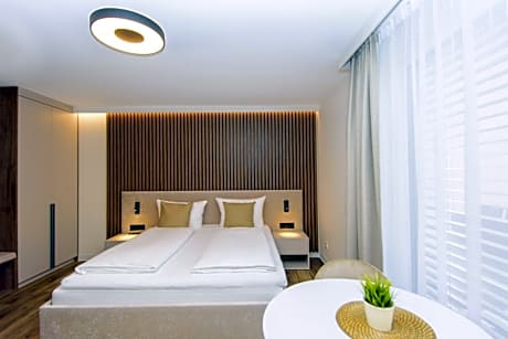 Hotel TwentyFour Living