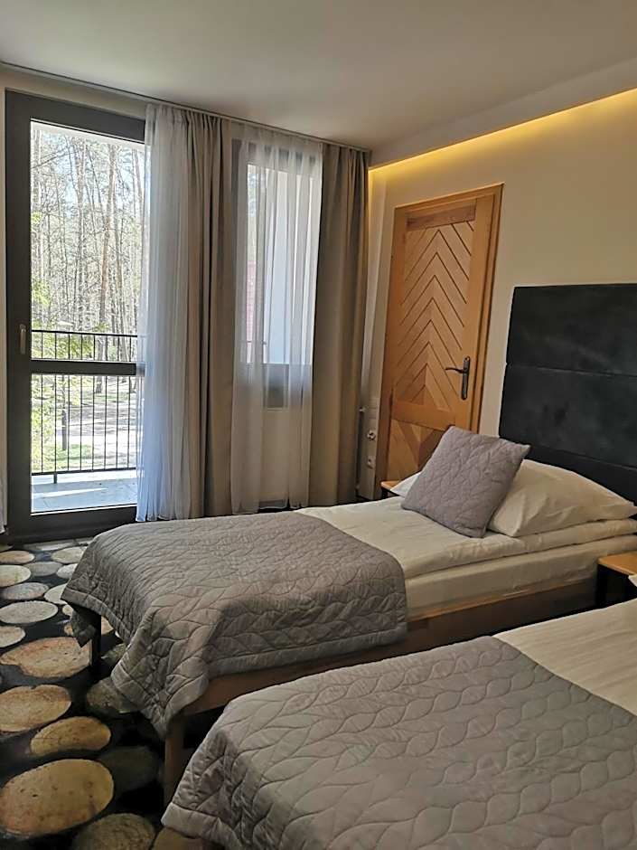 Photo 1 of 6 of Quadruple Room with Bathroom